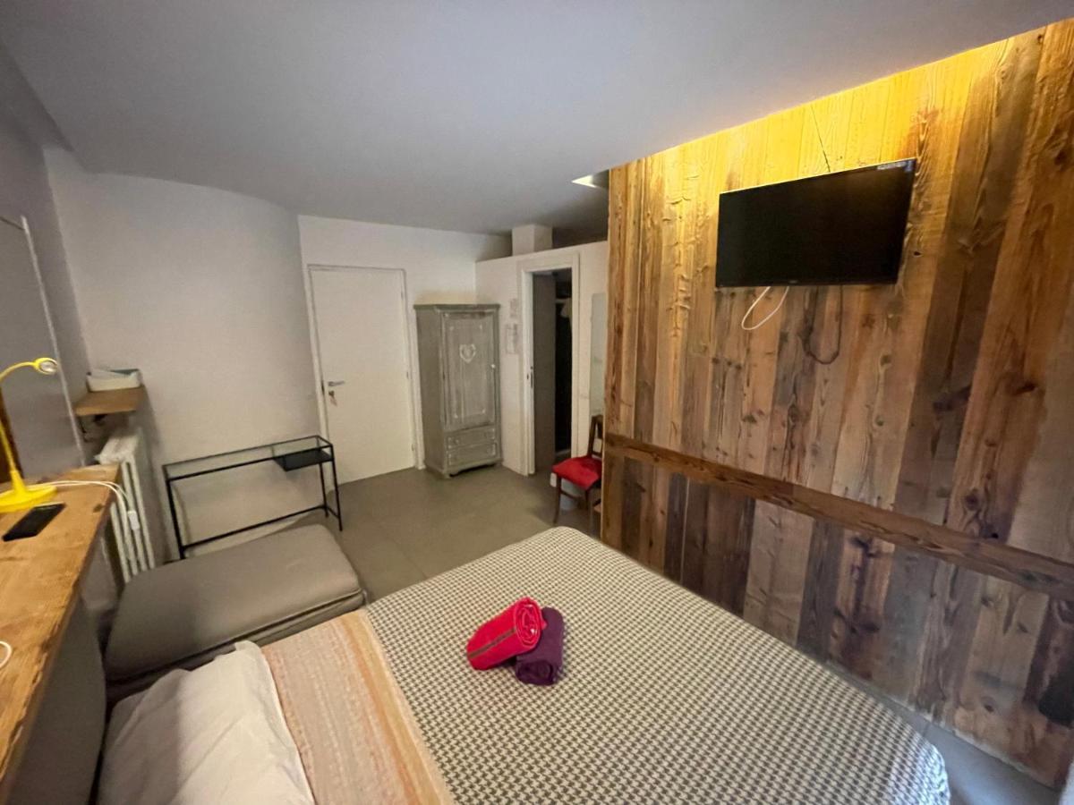 Rooms One Aosta Buitenkant foto